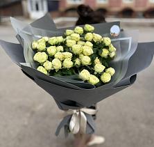 Букет Белые кустовые розы Солинеро в Саввинской Слободе