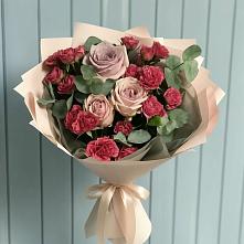 Букет цветов из:  Гвоздики и Розы в Саввинской Слободе